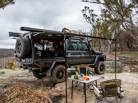 ARB ALUM AWN W/LIGHT 2500 BLK INCLUDES LIGHT INSTALLED-BLACK