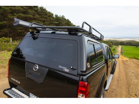 Hard top ARB Classic Smooth avec vitres latérales coulissantes pour Nissan Navara D40 Double Cab 2005-2015