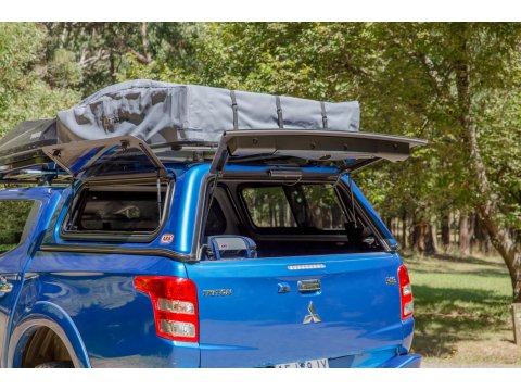 Hard top ARB Classic Plus Smooth avec vitres latérales relevables pour Mitsubishi L200 Double Cab 2015-2023