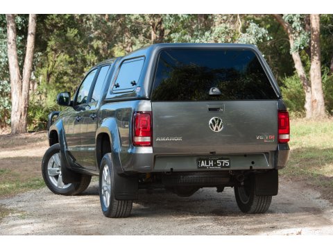 Hard top ARB Classic Plus Smooth avec vitres latérales relevables pour Volkswagen Amarok Double Cab 2010-2022