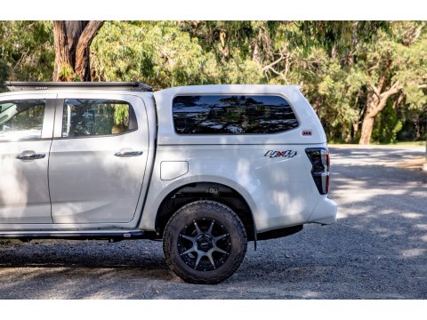 Hard top ARB Ascent Smooth avec vitres latérales relevables pour Isuzu DMax Double Cab 2020+