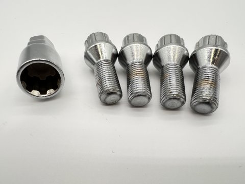 Lot de 4 goujons de roue antivol chromés 14x150 - Cône 60°