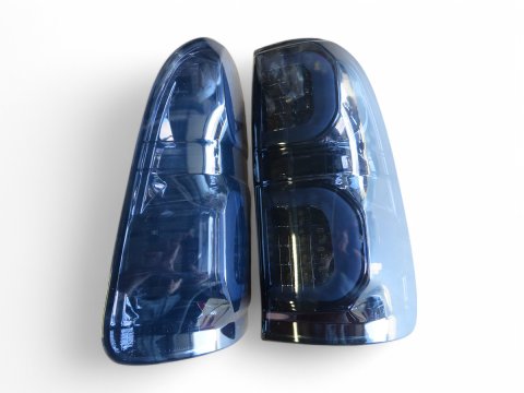Paire de feux arrières à leds fumés Hilux Vigo - design dernière génération