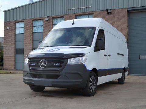 Kit intégration calandre Lazer Triple-R Elite pour Mercedes Sprinter W907 2018+