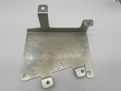 Platine support d'accessoires dans compartiment moteur Toyota HDJ100 N4-Offroad