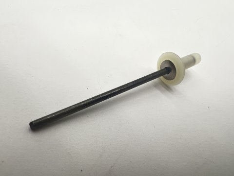 RIVET MOULURE PARE BRISE