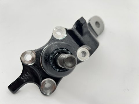 Rotule inférieure triangle suspension avant droit KDJ9 KZJ9