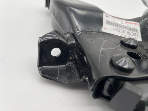 Triangle de suspension inférieur avant droit Land Cruiser KZJ9 KDJ9
