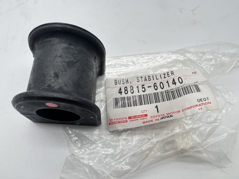 Silent bloc cavalier barre stabilisatrice arrière HDJ100 susp STD