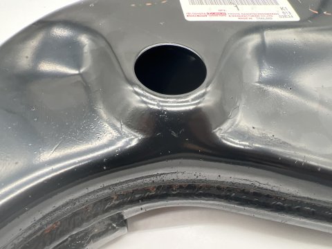Triangle de suspension inférieur avant droit Hilux Revo