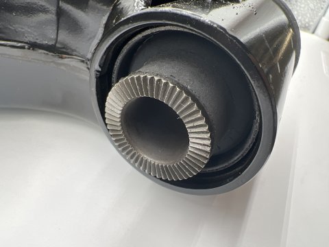 Triangle inférieur de suspension avant gauche Land Cruiser HDJ100