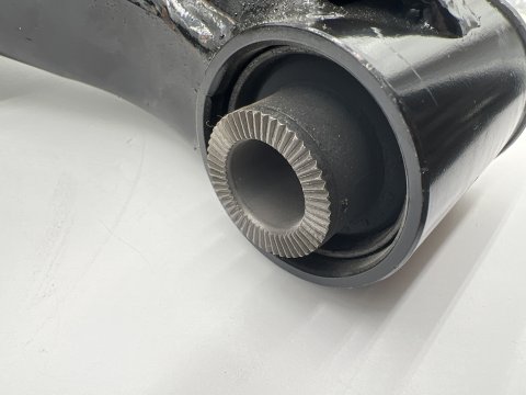 Triangle inférieur de suspension avant droit Land Cruiser HDJ100