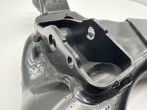 Triangle inférieur avant droit KDJ150 - Barre stabilisatrice standard