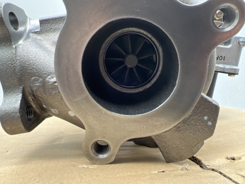 Turbocompresseur gauche géométrie variable Toyota VDJ200
