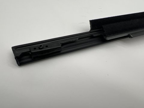 Moulure lèche vitre extérieur porte avant gauche KDJ120 KDJ125