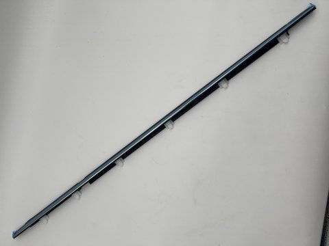 Lèche vitre extérieur chrome porte arrière droite HDJ80