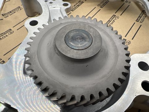 Pompe à huile moteur HDJ100