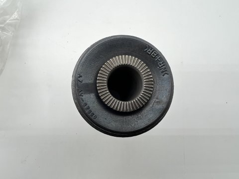 Silent bloc No2 triangle inférieur avant gauche ou droit Land Cruiser HDJ100