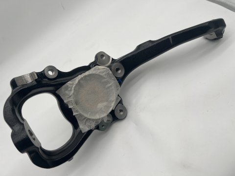 Fusée pivot avant gauche Toyota HDJ100 toutes années