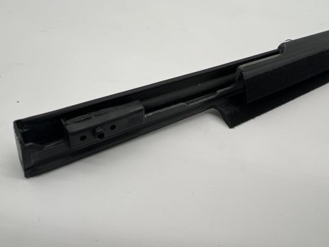 Moulure lèche vitre extérieur porte avant droite KDJ120 KDJ125