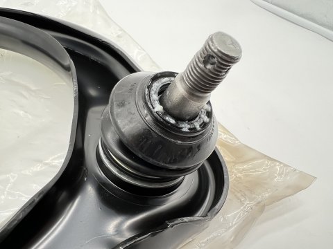Triangle de suspension supérieur avant gauche Land Cruiser KDJ12 KDJ15
