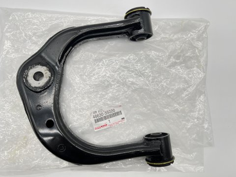 Triangle de suspension supérieur avant gauche Land Cruiser KZJ9 KDJ9