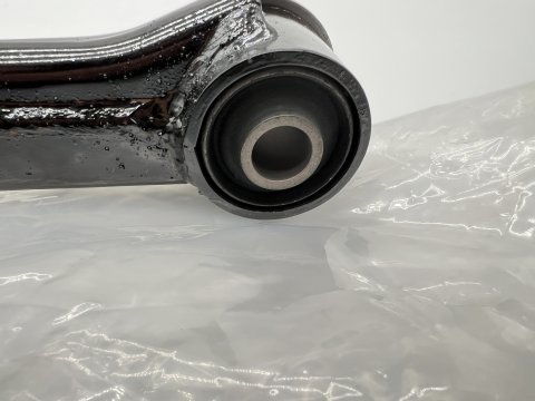Triangle de suspension supérieur avant gauche Land Cruiser KZJ9 KDJ9
