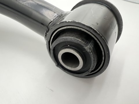 Triangle de suspension supérieur avant droit Land Cruiser KDJ12 KDJ15