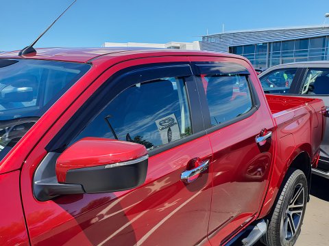 Jeu 4 déflecteurs vitre avant et arrière Isuzu Dmax N57 N60 2020+
