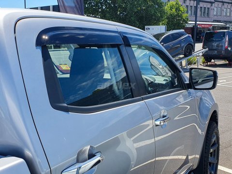 Jeu 4 déflecteurs vitre avant et arrière Isuzu Dmax N57 N60 2020+