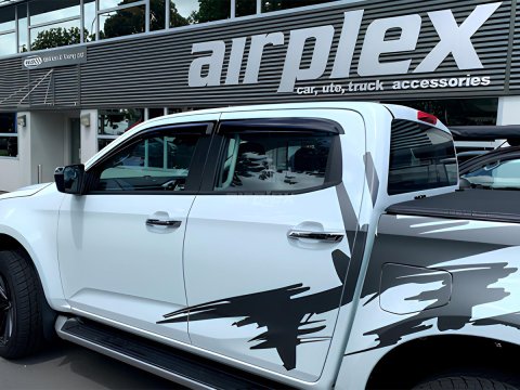 Jeu 4 déflecteurs vitre avant et arrière Isuzu Dmax N57 N60 2020+