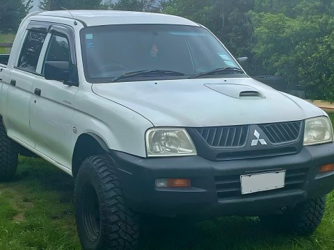 Jeu 4 déflecteurs vitre avant et arrière Mitsubishi L200 K74 1997-2006