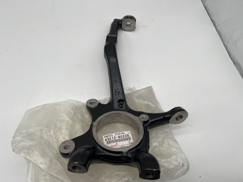 Fusée pivot avant gauche Land Cruiser KDJ12 KDJ15