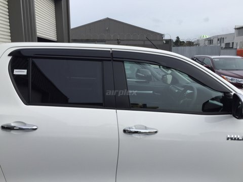 Jeu 4 déflecteurs vitre avant et arrière Hilux Revo