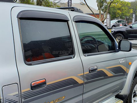 Jeu 4 déflecteurs vitre avant et arrière Toyota Hilux 1998-2004