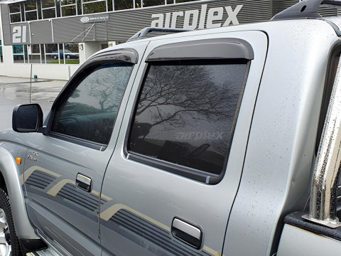 Jeu 4 déflecteurs vitre avant et arrière Toyota Hilux 1998-2004