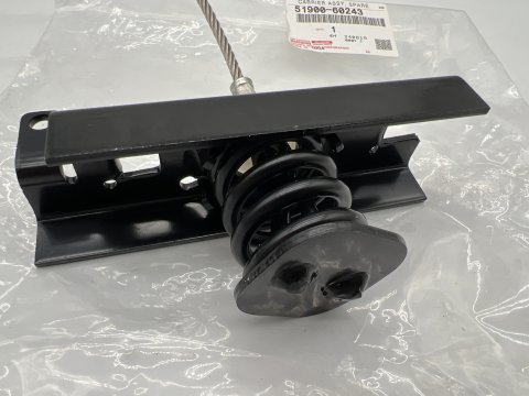 Support de roue de secours sous châssis HDJ100