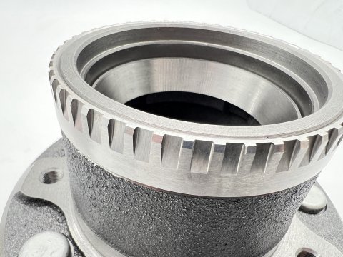 Moyeu de roue avant complet avec roulements HDJ100