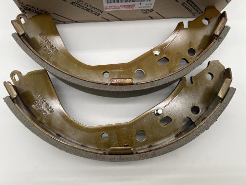 Kit mâchoires de frein arrière Hilux Revo