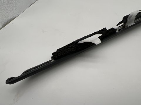 Lèche vitre extérieur noir porte avant droite HDJ80