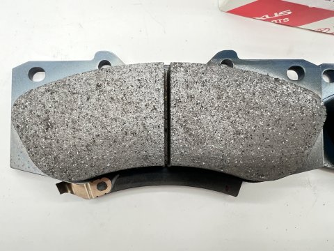 Plaquettes de frein avant Hilux Vigo - origine Toyota