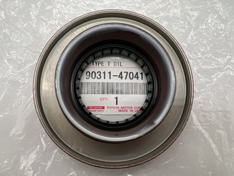Joint spi pont avant côté gauche Hilux Revo