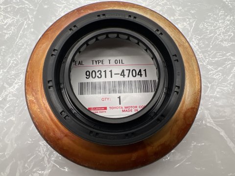 Joint spi pont avant côté gauche Hilux Revo