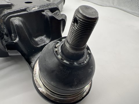 Triangle de suspension inférieur avant droit Land Cruiser VDJ200