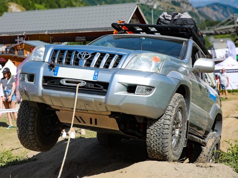 Platine de treuil intégrée au pare-chocs d'origine pour Toyota KDJ120 KDJ125