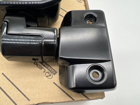 Rétroviseur droit Land Cruiser Série 7 - plastique noir