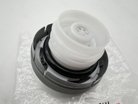 Bouchon de réservoir en plastique avec joint Land Cruiser et Hilux