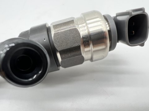 Injecteur NEUF Denso Land Cruiser KDJ12 173cv 08/2006+
