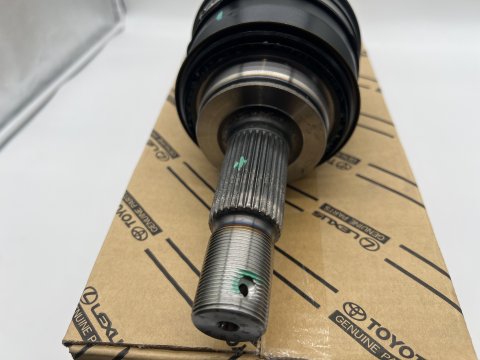 Cardan complet de transmission avant Hilux Revo
