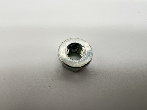 Ecrou collier tuyaux injecteur